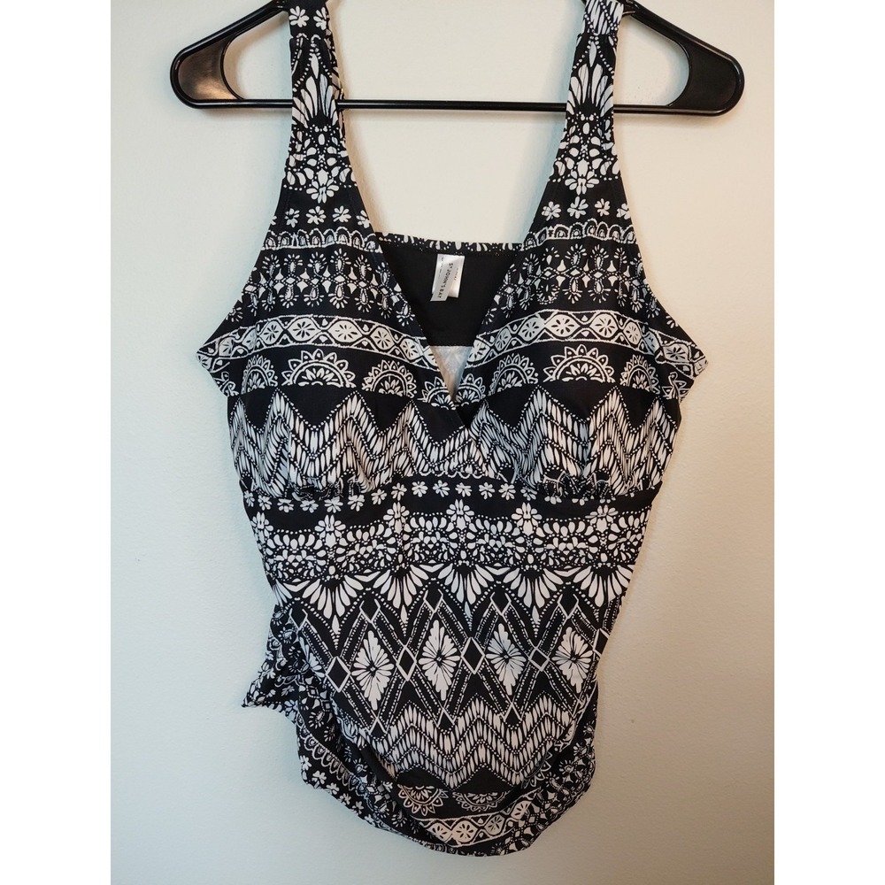 Women's St‎ John's Bay Black White Bathing Suit Top Sz 22W